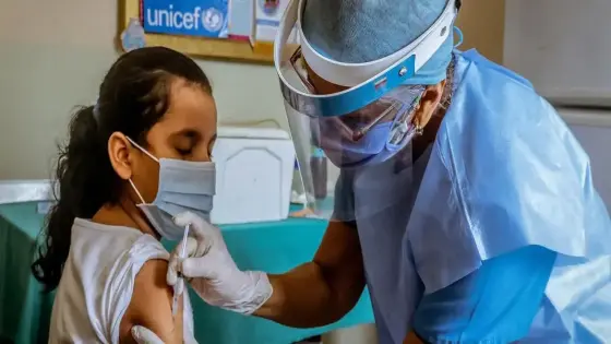 إطلاق حملة تلقيح في صفوف الاطفال ما بين 12 و15 سنة قبل موعد الدخول المدرسي..