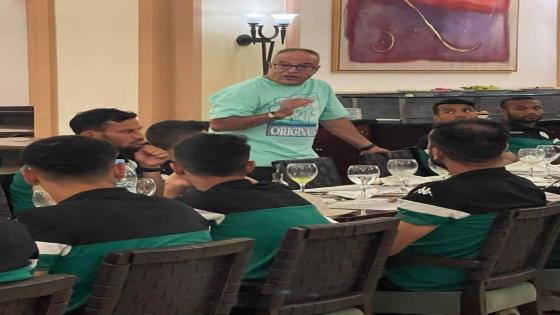 عزيز البدراوي يلتقي مع اللاعبين لأول مرة قبل مباراة الديربي لتحفيزهم
