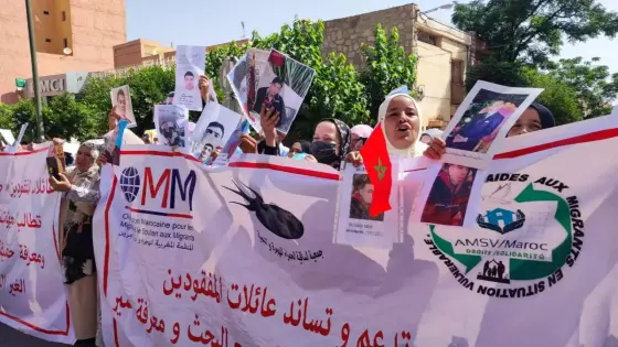 تفاصيل فقدان 42 شابا بساحل طرفاية خلال محاولتهم “الحريكّ” لجزر الكناري