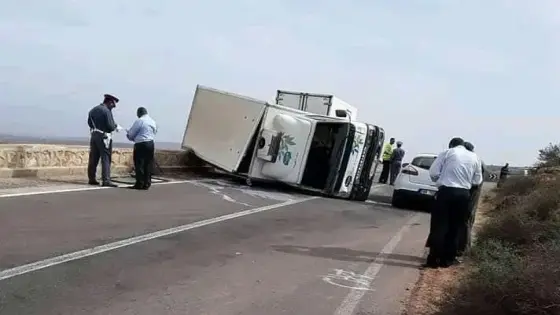 إنقلاب ” رموك ” يقطع الطريق نواحي تزنيت