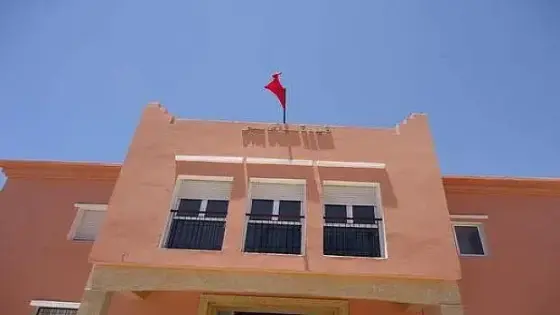 سيدي بيبي : خليفة وهمي يأمر وينهي بشكل عشوائي مستغلا انتقال رئيسه المباشر
