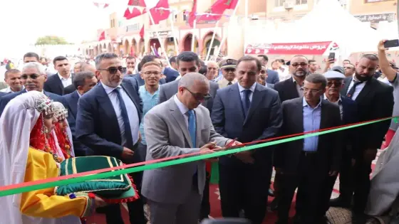 افتتاح مهرجان تيميزار بعرض أكبر حزام من الفضة الخالصة
