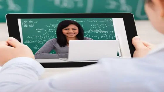 أمزازي يعلن استنئاف الدراسة عن بعد ابتداء من يومه الاثنين