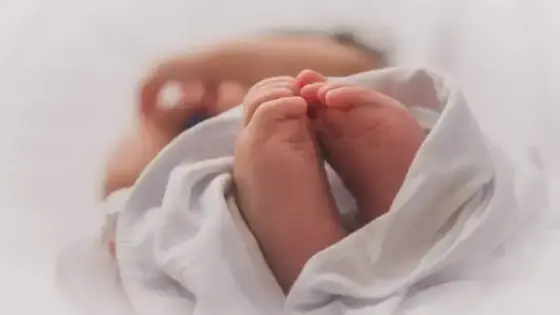 تمسية : العثور على رضيع حديث الولادة بحاوية القمامة