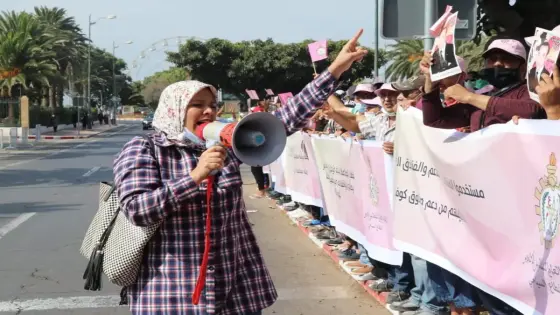 مستخدمو المطاعم والمقاهي بسوس يستنجدون بالملك ويطالبون بدعم كورونا