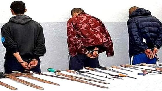 القبض على الملثمين الذين هاجمو شرطيا بالسيوف وسلبوه مسدسه