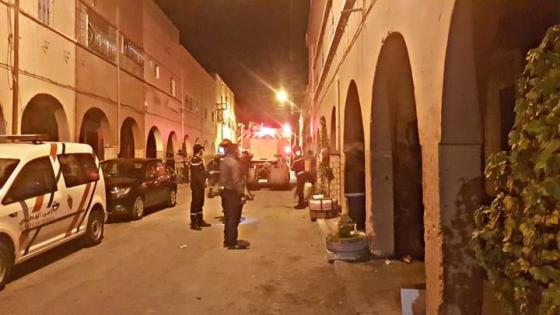 العثور على جثة شخص بمنزله مقتولا، والشرطة القضائية تفتح تحقيقا في ملابسات القضية.(التفاصيل)