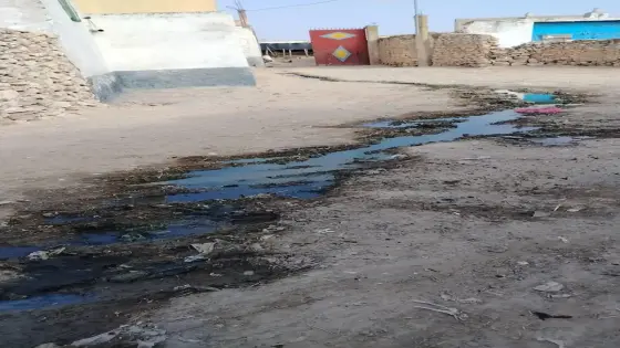 ساكنة دوار البوشتة بسبت سايس تستغيث.. مياه عادمة تحاصر السكان وحرمان من الماء الصالح للشرب