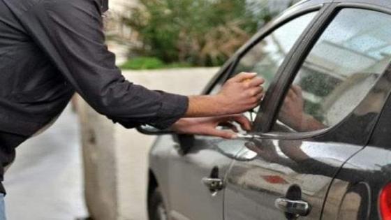 تيزنيت: متهم بتكسير زجاج السيارات ” الجروح بسبب الدجاج وليس بالزجاج “