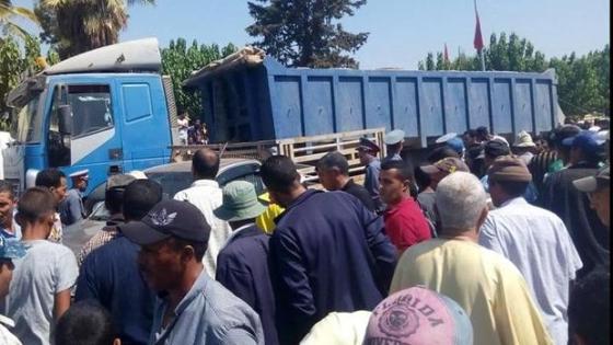 شاحنة تنهي حياة سيدة وتصيب 11 شخصا في حادث دهس مروع