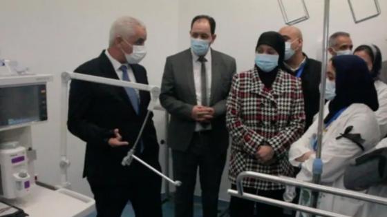 مُمرِّضون و مُمرِّضات بطنجة يستقبلون آيت الطالب بالشّارات السوداء