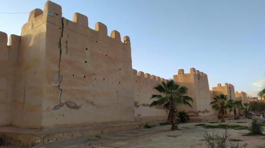 شقوق في أسوار تارودانت تهدد حياة المواطنين والسياح