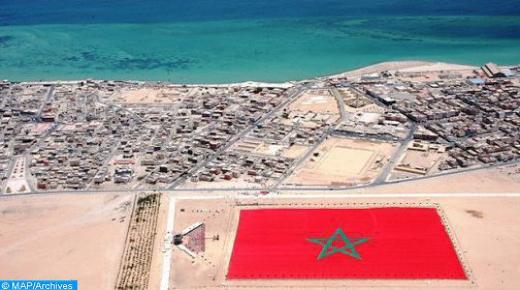 مدينة الداخلة أضحت ” قطبا اقتصاديا مهما ” يربط المغرب مع بقية الدول الإفريقية ( مجلة إسبانية )