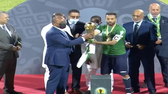الرجاء الرياضي يحتفل بتتويجه بلقب كأس الكاف على حساب شبيبة القبائل الجزائري