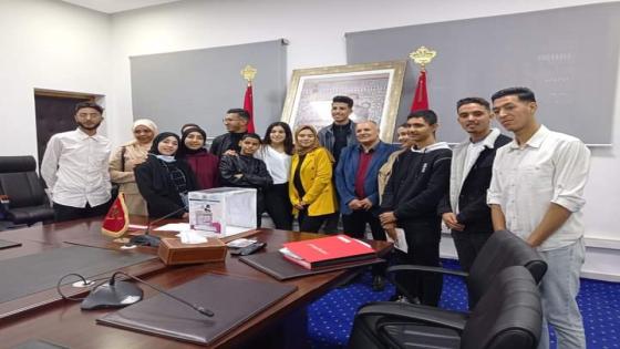 التلميذة سارة الضعيف وصيفة بطل مسابقة تحدي القراءة العربي على رأس المجلس التلاميذي الجهوي لجهة سوس ماسة.