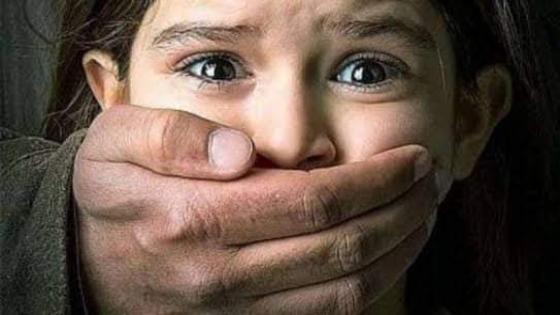صادم..اعتقال ستيني هتك عرض تلميذات أمام المدرسة في خيمة لبيع الحلويات
