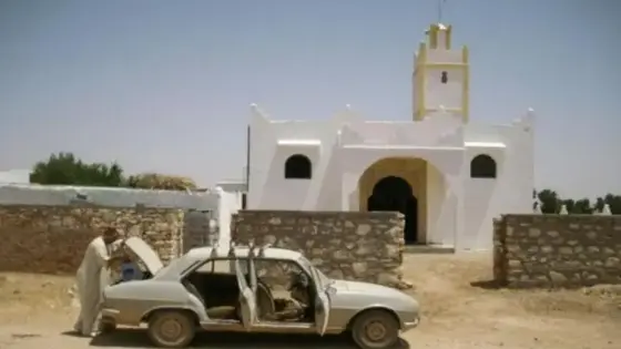 غريب.. مستشار يستقيل من جماعة بتزنيت بعد منعه من الآذان في المسجد