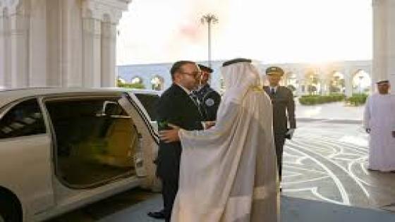 وصول الملك محمد السادس إلى أبوظبي في زيارة خاصة