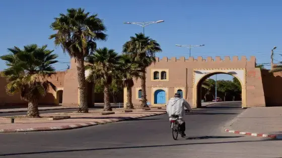 “تزنيت: المطالب تتزايد لتوفير وسائل النقل العمومي وكسر العزلة عن القرى الريفية.”