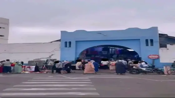 أسواق إنزكان تحت مجهر الانتقاد.. غلاء فاحش وجودة غائبة في ملابس الأطفال قبيل العيد
