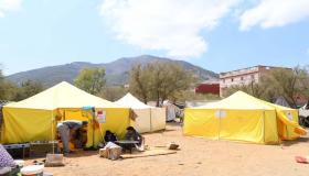 خيام تتحوّل إلى أفران في تارودانت.. متضررو “زلزال الحوز” يترقبون صيفا حارقا