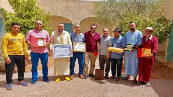 ساكنة بوزمور تكرم “يوسف الخوجة” قائد قيادة تامنت بعد انتهاء مهامه بالمنطقة وانتقاله ..