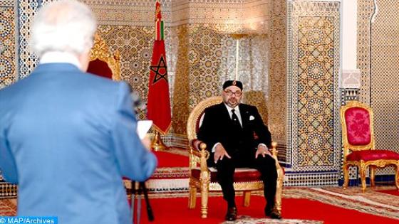 جلالة الملك يستقبل والي بنك المغرب