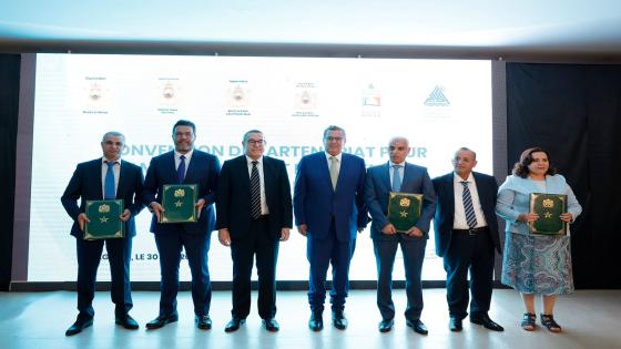 رئيس الحكومة يشرف على توقيع شراكة لتهيئة وتجهيز مستشفى الحسن الثاني بأكادير
