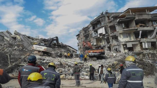 حصيلة وفيات زلزال تركيا وسوريا تتخطى عتبة 37 ألفا مع تلاشي الآمال في العثور على عدد أكبر من الناجين تحت الأنقاض.