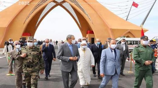 شخصيات مدنية وعسكرية تشرف على إفتتاح أكبر خيمة صحراوية بمدخل مدينة العيون