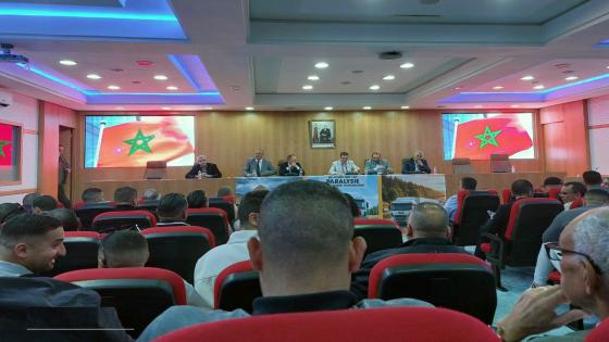 الجمعية المغربية للنقل الدولي تناقش تداعيات قرار أوروبي جديد على السائقين المهنيين