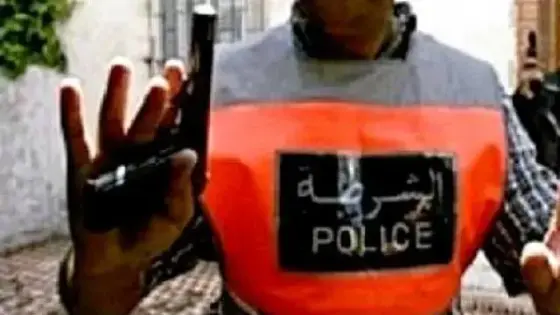 أكادير : موظف شرطة يستخدام سلاحه الوظيفي بشكل تحذيري