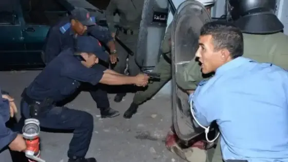 عناصرُ أمن بمكناس يُشهرون أسلحتهم لتوقيف جانحين يُهددون المواطنين بالسيوف