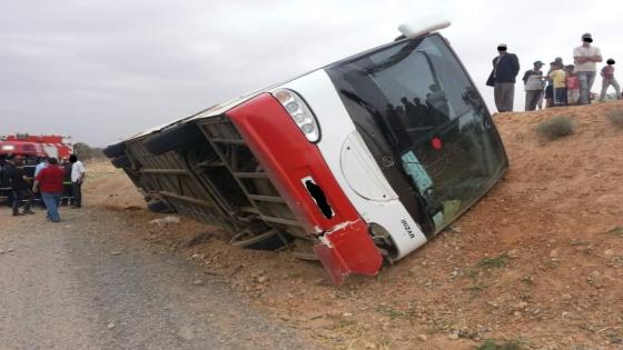 سطات.. انقلاب حافلة لنقل المسافرين وإصابة 35 شخصا