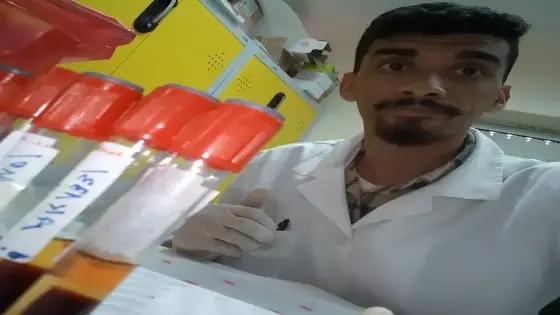 Anas lourhzal, étudiant marocain réalise une possibilité de fusionner la relativité générale et la physique quantique par une idée nommée Vidophobia