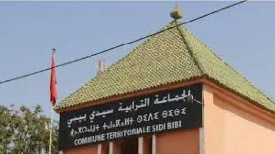 خطير… مستشار بجماعة سيدي بيبي يعتدي بشكل هستيري على موظفة داخل الجماعة !!