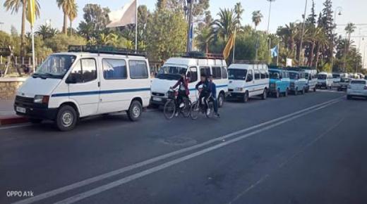 إضراب ” النقل المزدوج ” يربك حركة النقل العمومي في تارودانت
