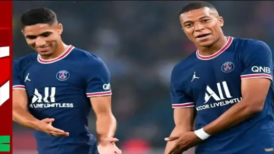مبابي يحل بالرباط بدعوة من حكيمي لحضور مباراة “الأسود” أمام مالي