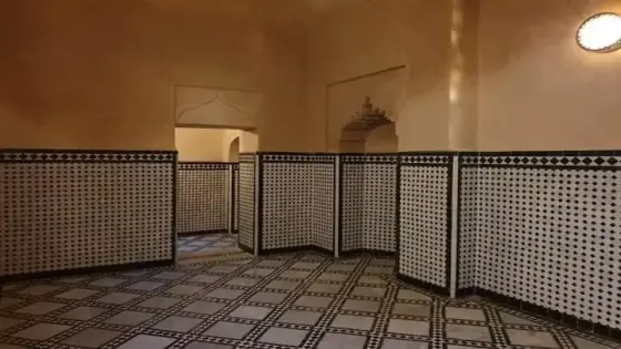 قرار الإغلاق يؤجج غضب أرباب الحمامات ويدعون الحكومة بإقرار تعويضات للشغيلة بالقطاع