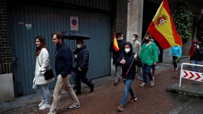 الحكومة الإسبانية تعتزم تمديد حالة الطوارئ لشهر إضافي