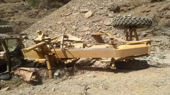 سقوط جرافة من أعلى جبل يرسل سائقها إلى مستعجلات شيشاوة
