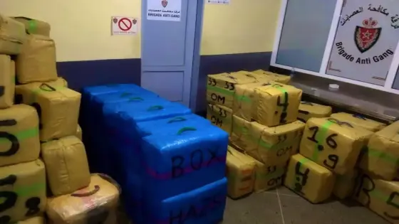 سكوب..الشرطة القضائية بامنتانوت تلقي القبض على عضو في عصابة الاتجار الدولي في المخدرات في عملية أمنية منسقة