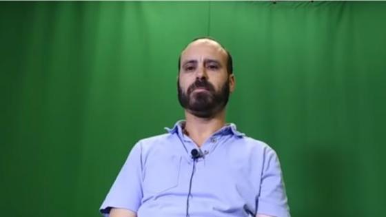 شخص “كيدخل ويخرج فالهضرة” .. يتنبأ بالقيامة والجنة والمسيح وأشياء أخرى “فيديو”